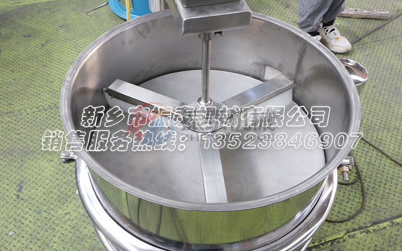 什么是強(qiáng)制振動(dòng)篩？是在振動(dòng)篩篩面加刮板嗎？